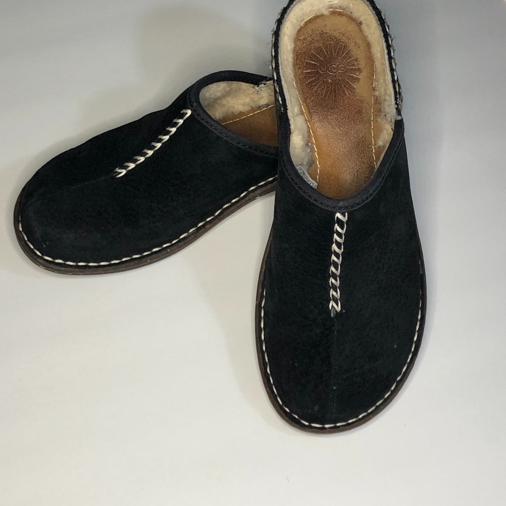 UGG Kohala slip on clogs. GUC Sz.8